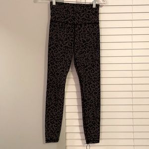 Athleta 7/8 elation tights ( leggings)